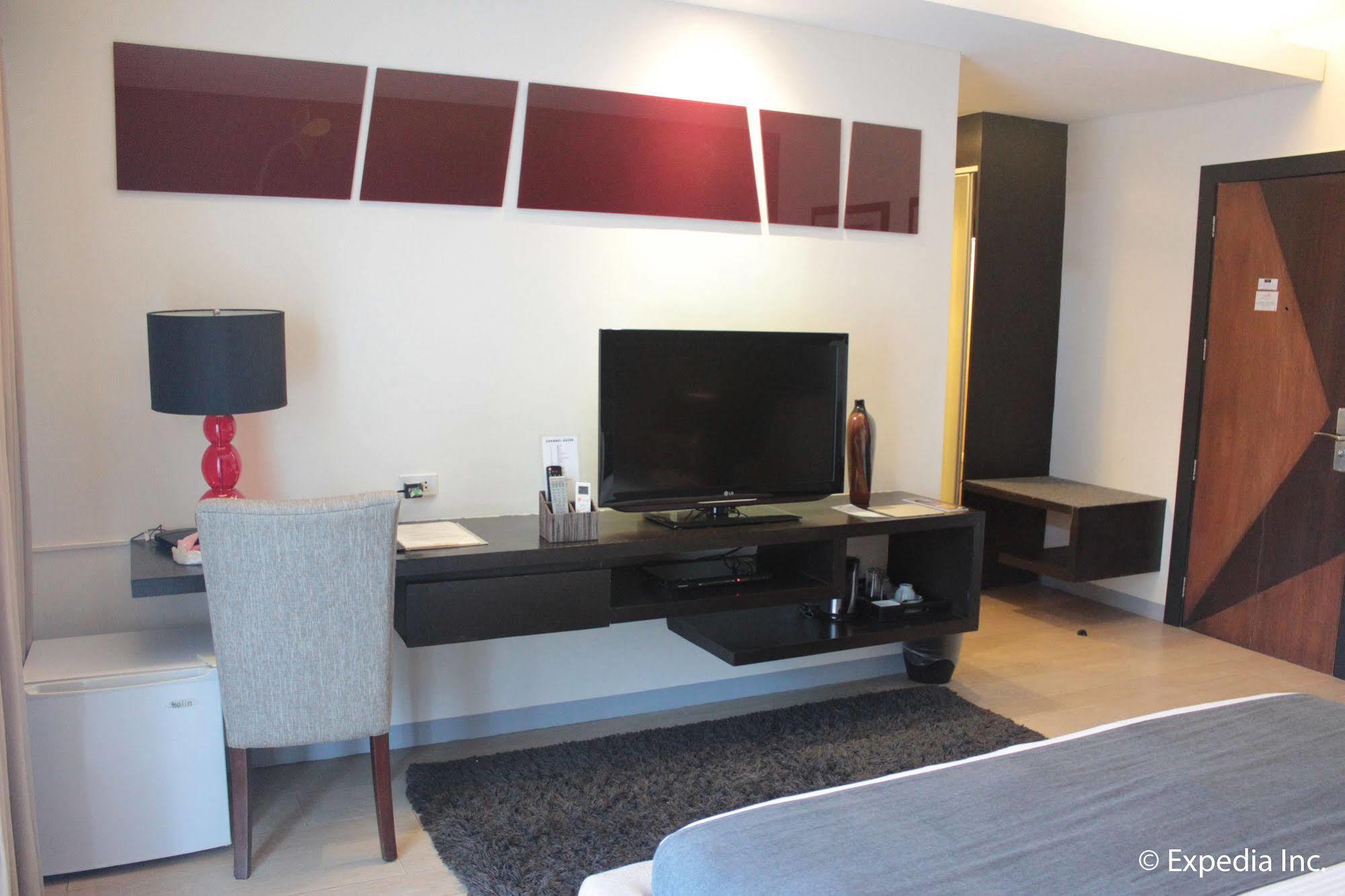 Segara Suites Olongapo Exterior photo