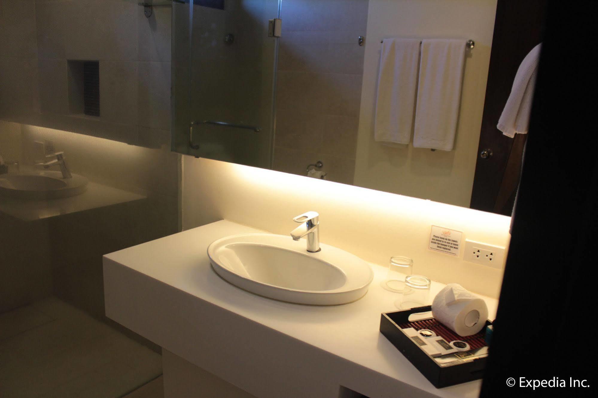 Segara Suites Olongapo Exterior photo