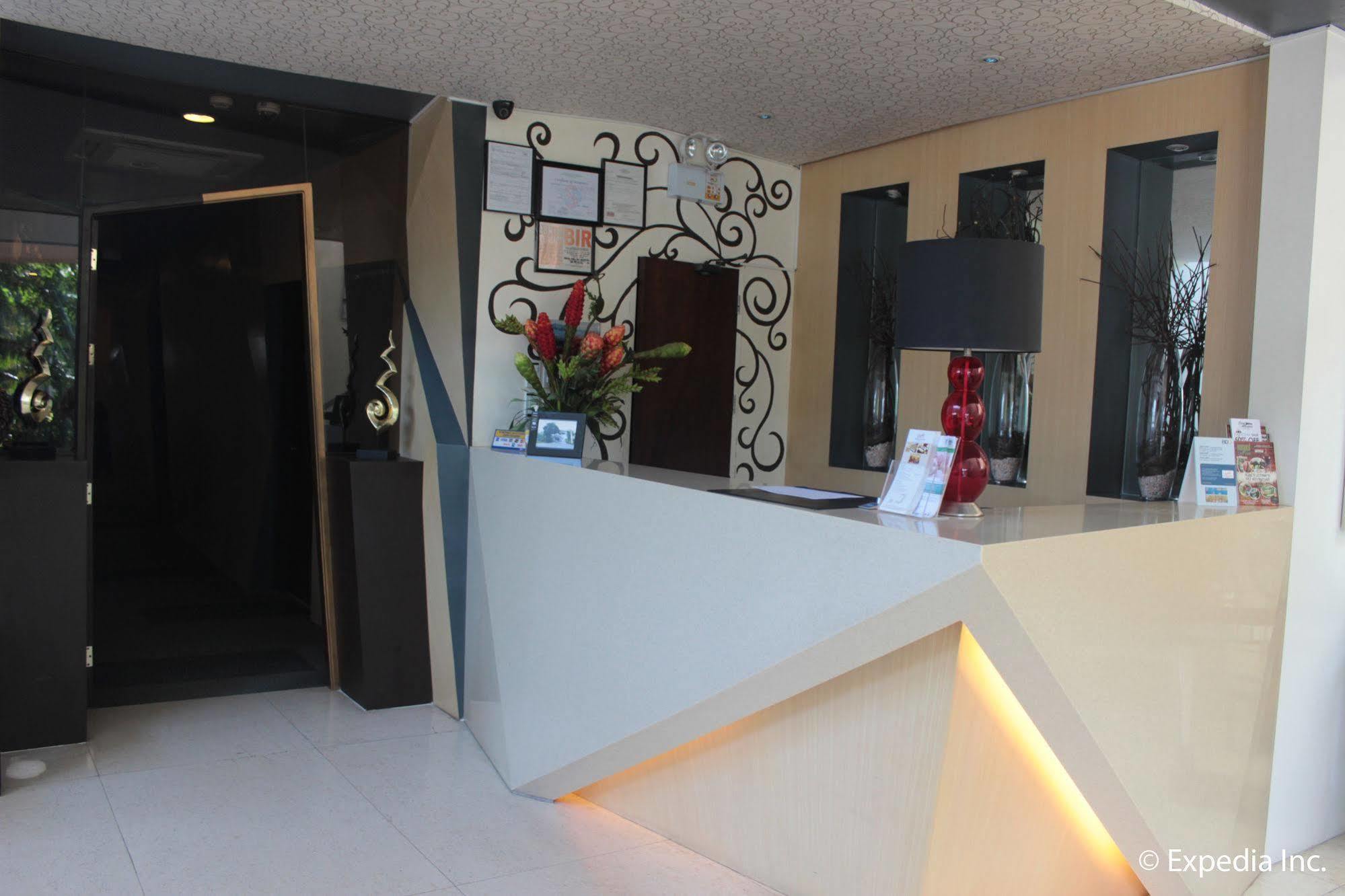 Segara Suites Olongapo Exterior photo